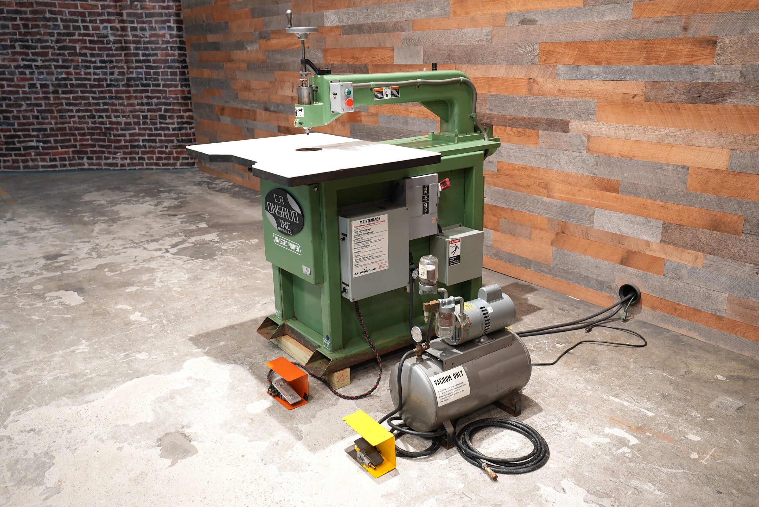 C.R. ONSRUD 36210 Inverted Pin Router W/Vacuum Pump | 360 Degree ...